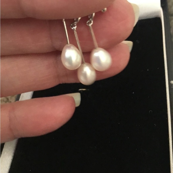 14K White Gold & White Freshwater Pearls Dangle Pendant - Picture 15 of 16